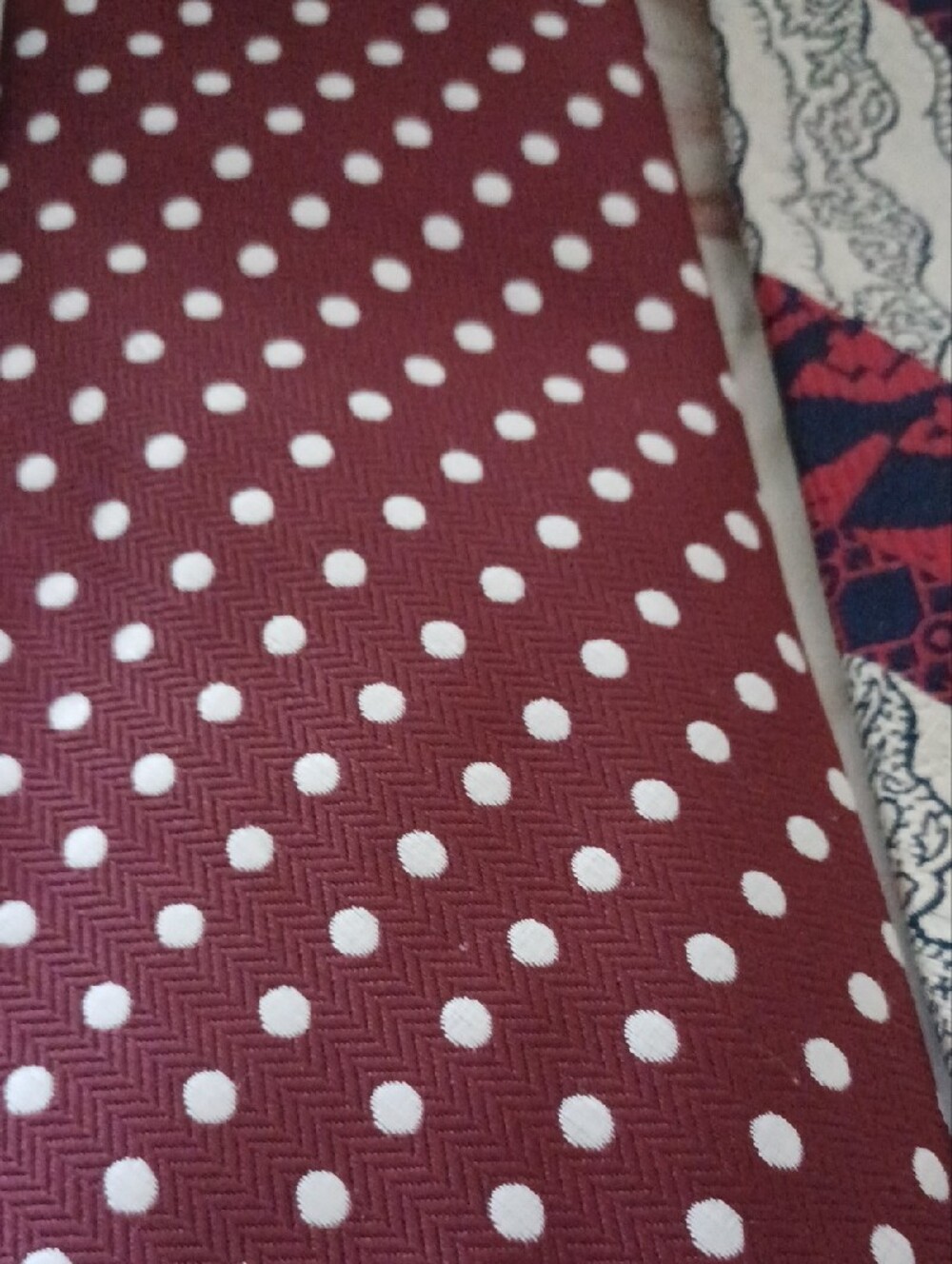 Men's Red Paisley Tie - Classic Burgundy Neck Tie - Picture 6 of 7